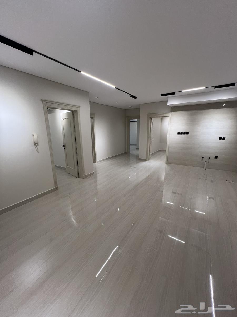 شقة 4 غرف في الملك عبدالله 8
