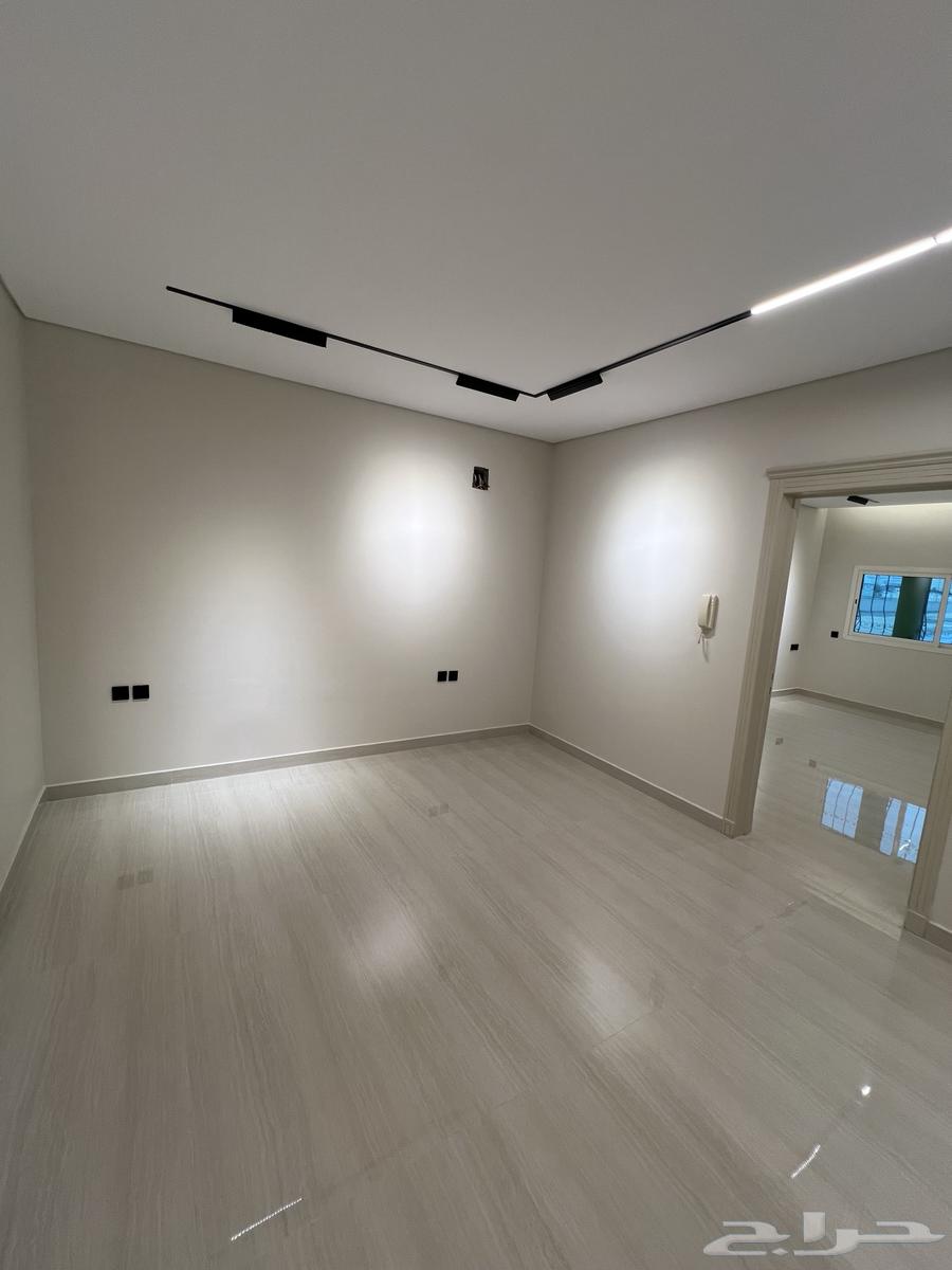 شقة 4 غرف في الملك عبدالله 9