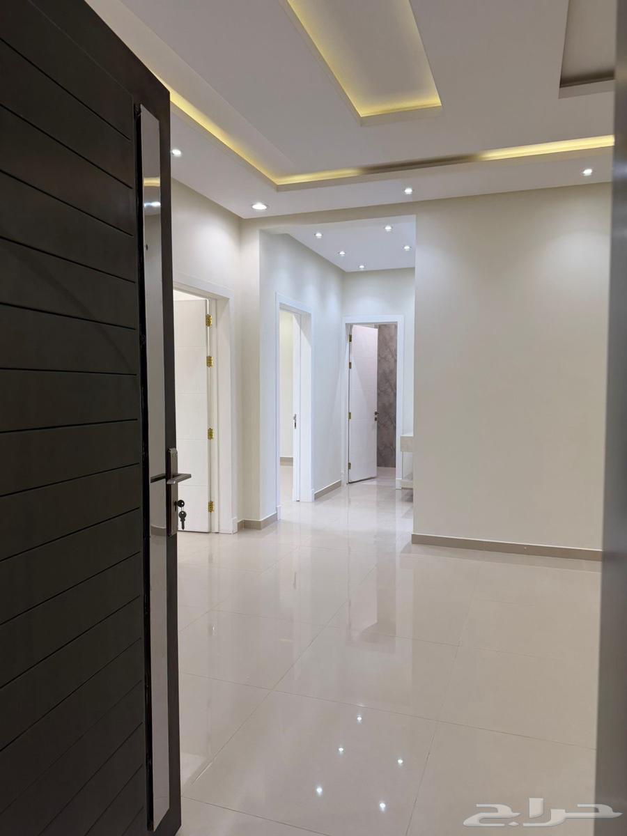 شقة 4 غرف في العارض 12