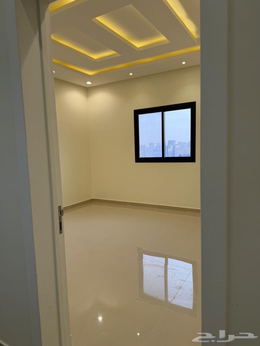 شقة 4 غرف في العارض 13