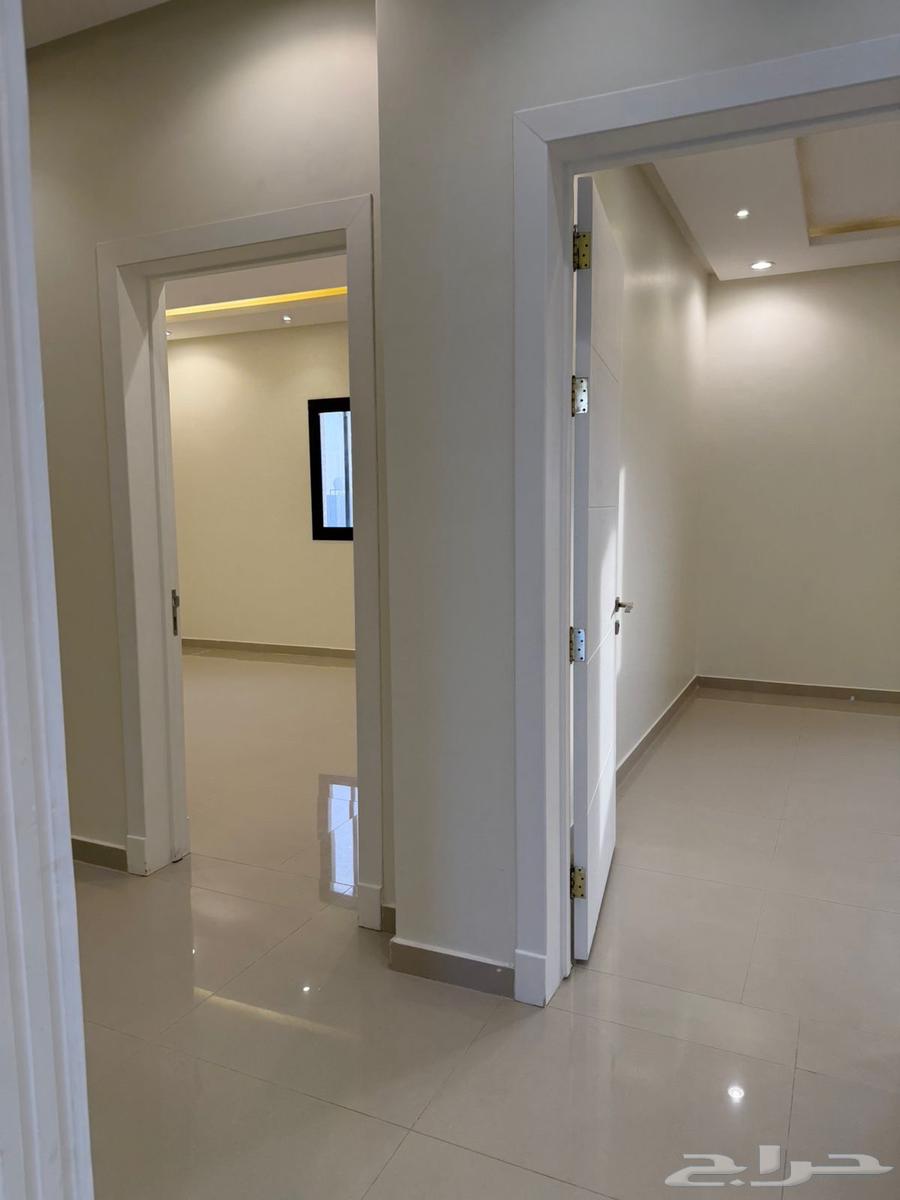 شقة 4 غرف في العارض 14