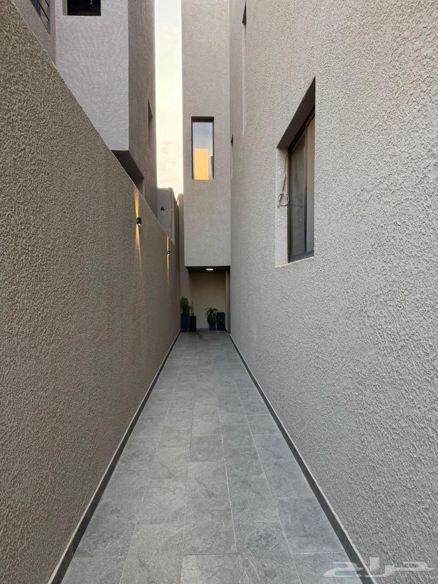 شقة 4 غرف في العارض 9