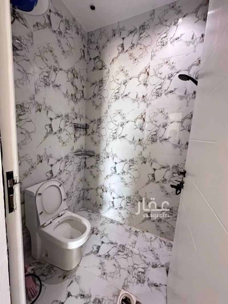 شقة 4 غرف في عكاظ 8