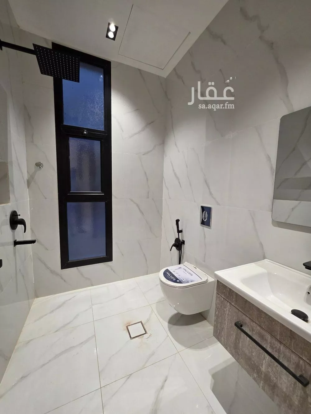 فيلا 6 غرف في القادسية 22