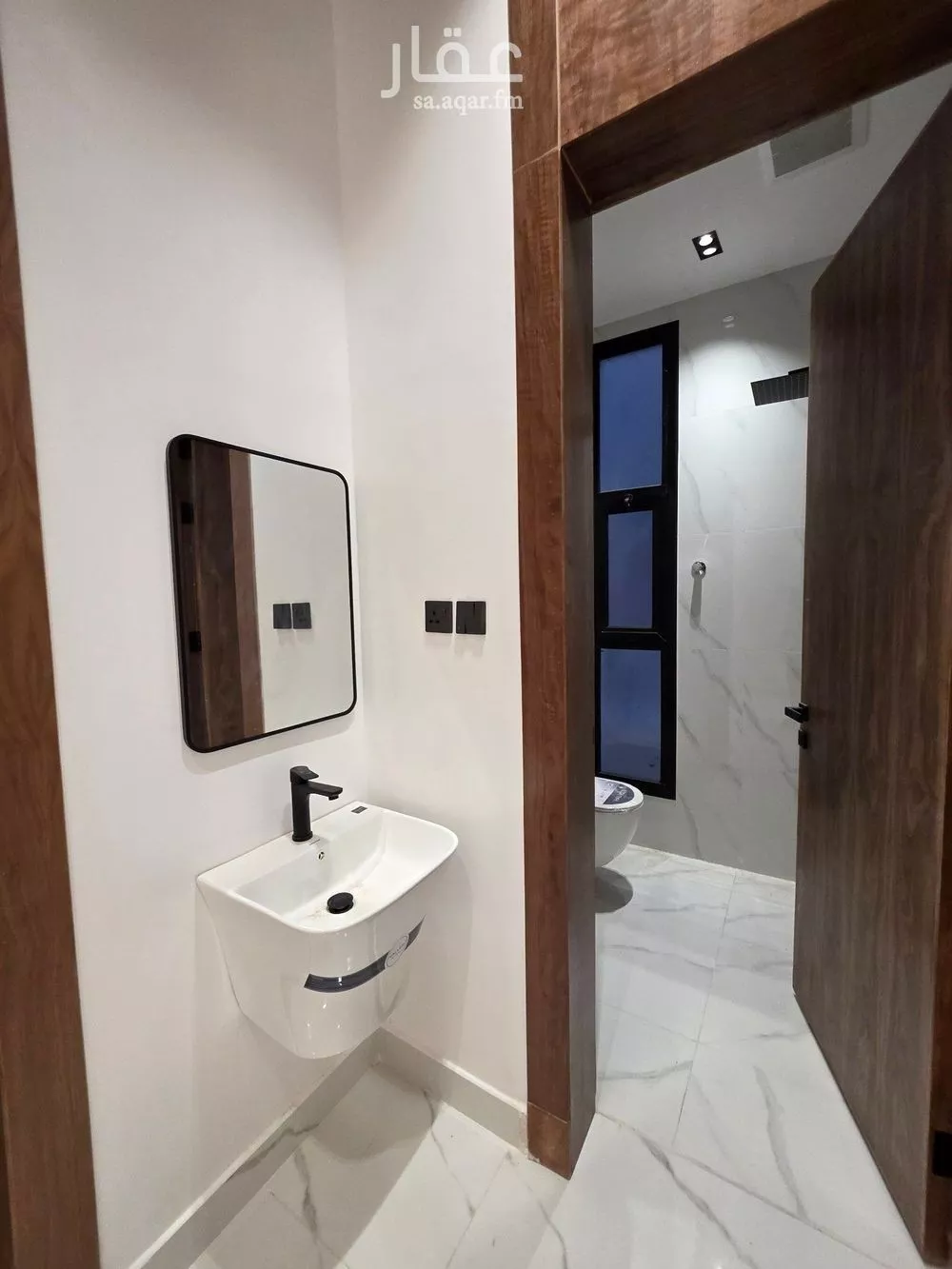 فيلا 6 غرف في القادسية 24