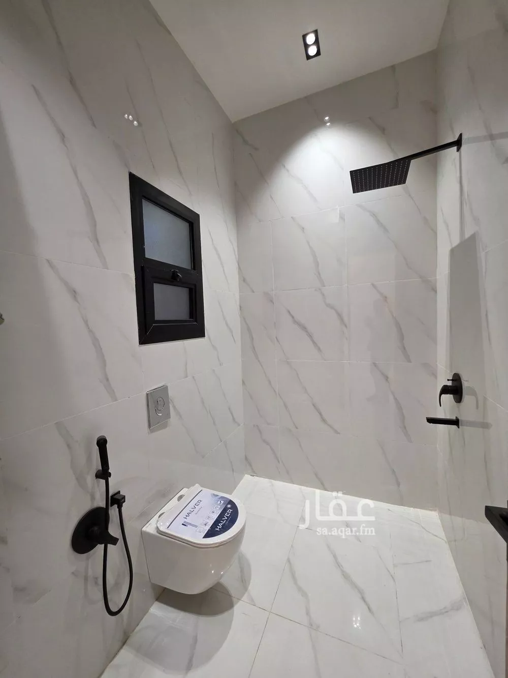 فيلا 6 غرف في القادسية 10