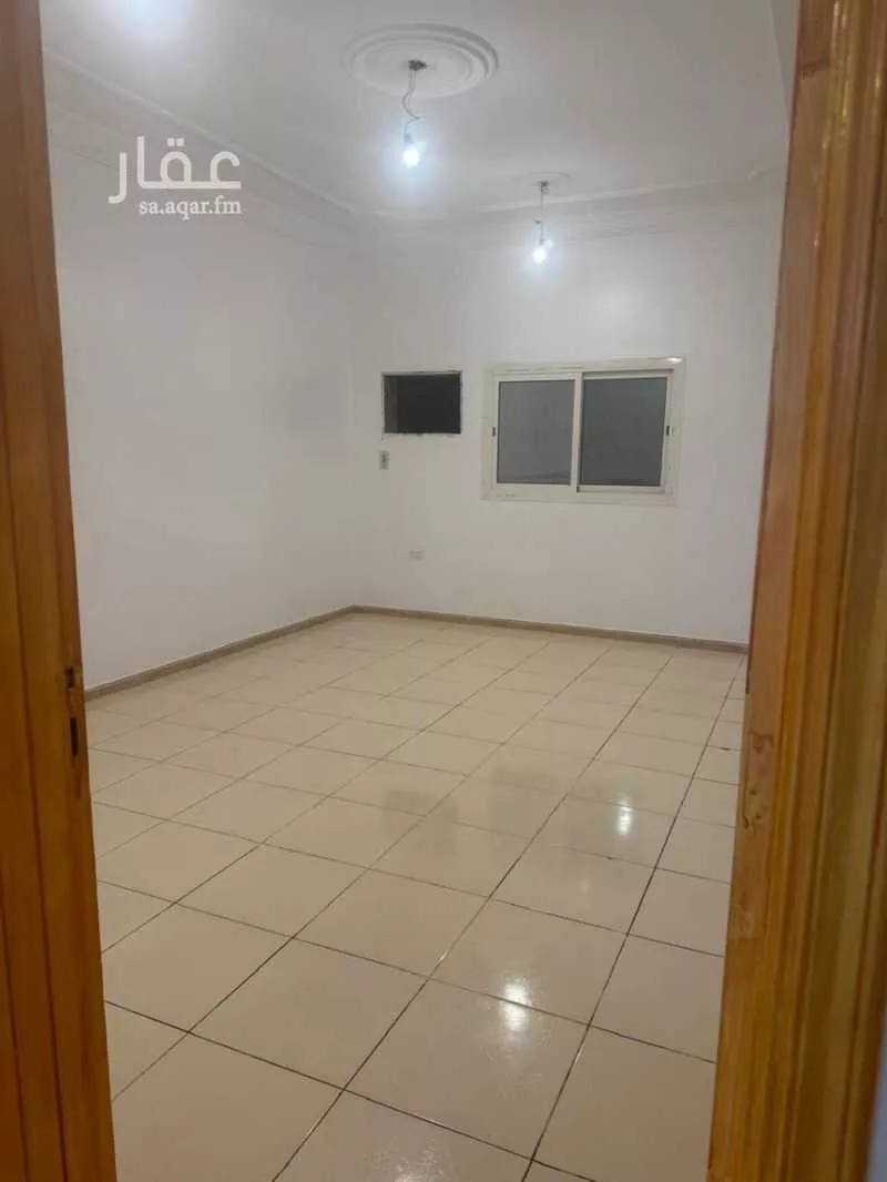 شقة 4 غرف في السلامة 10