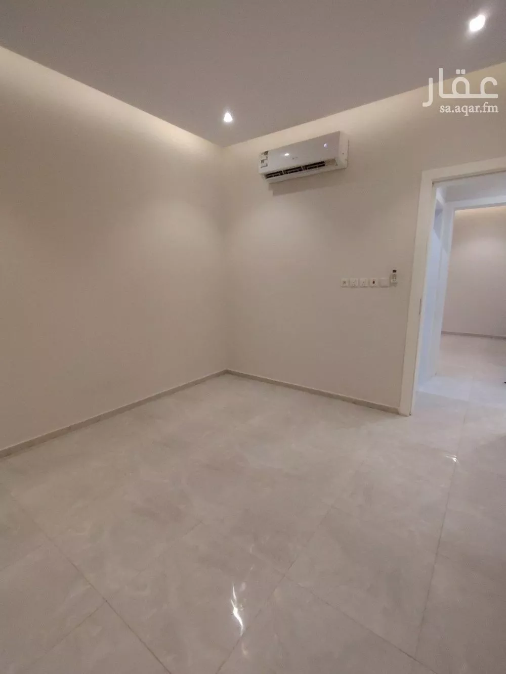 شقة 3 غرف في العارض 10