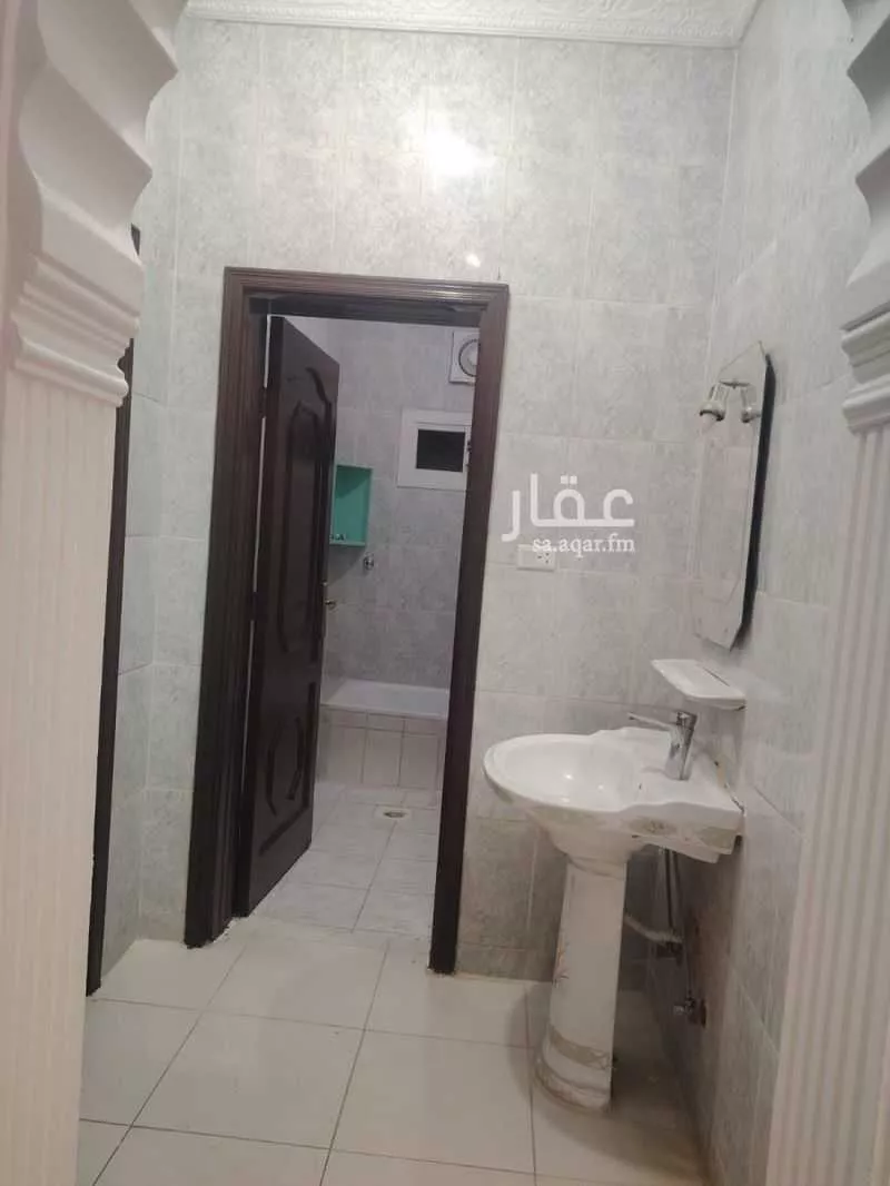 شقة 5 غرف في الروابي 12