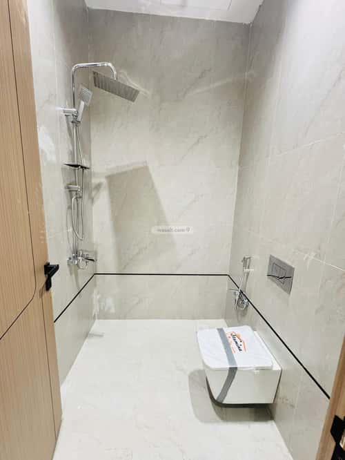 فيلا 5 غرف في الملك فيصل 4