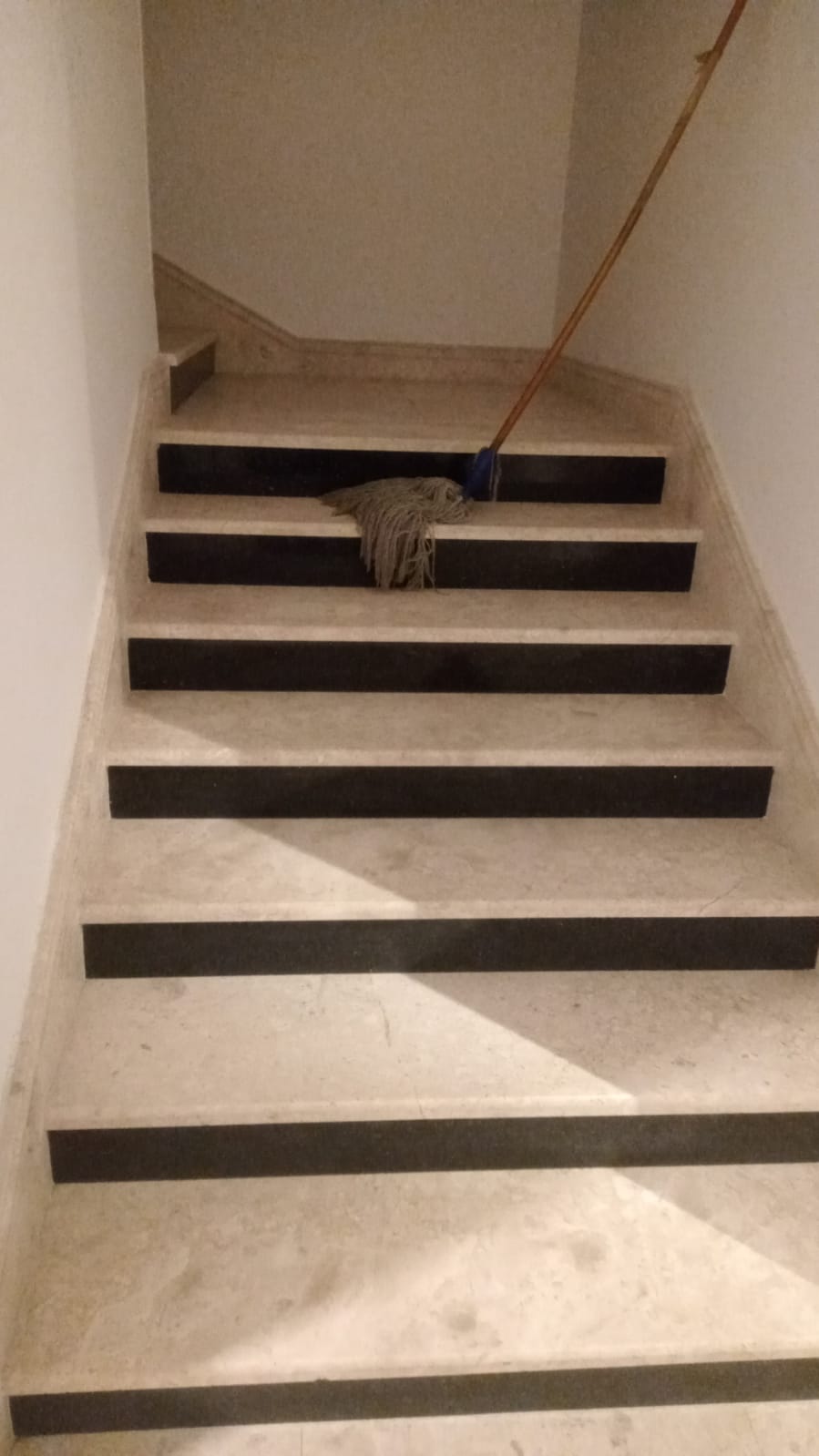 شقة  في الفيصلية 13