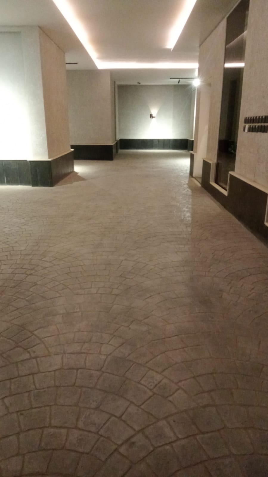 شقة  في الفيصلية 7