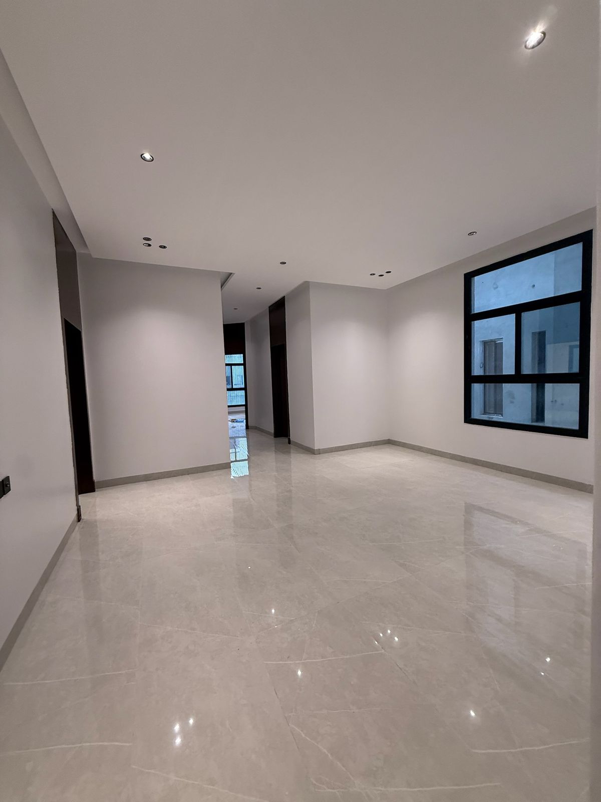 شقة 3 غرف في البيان 13