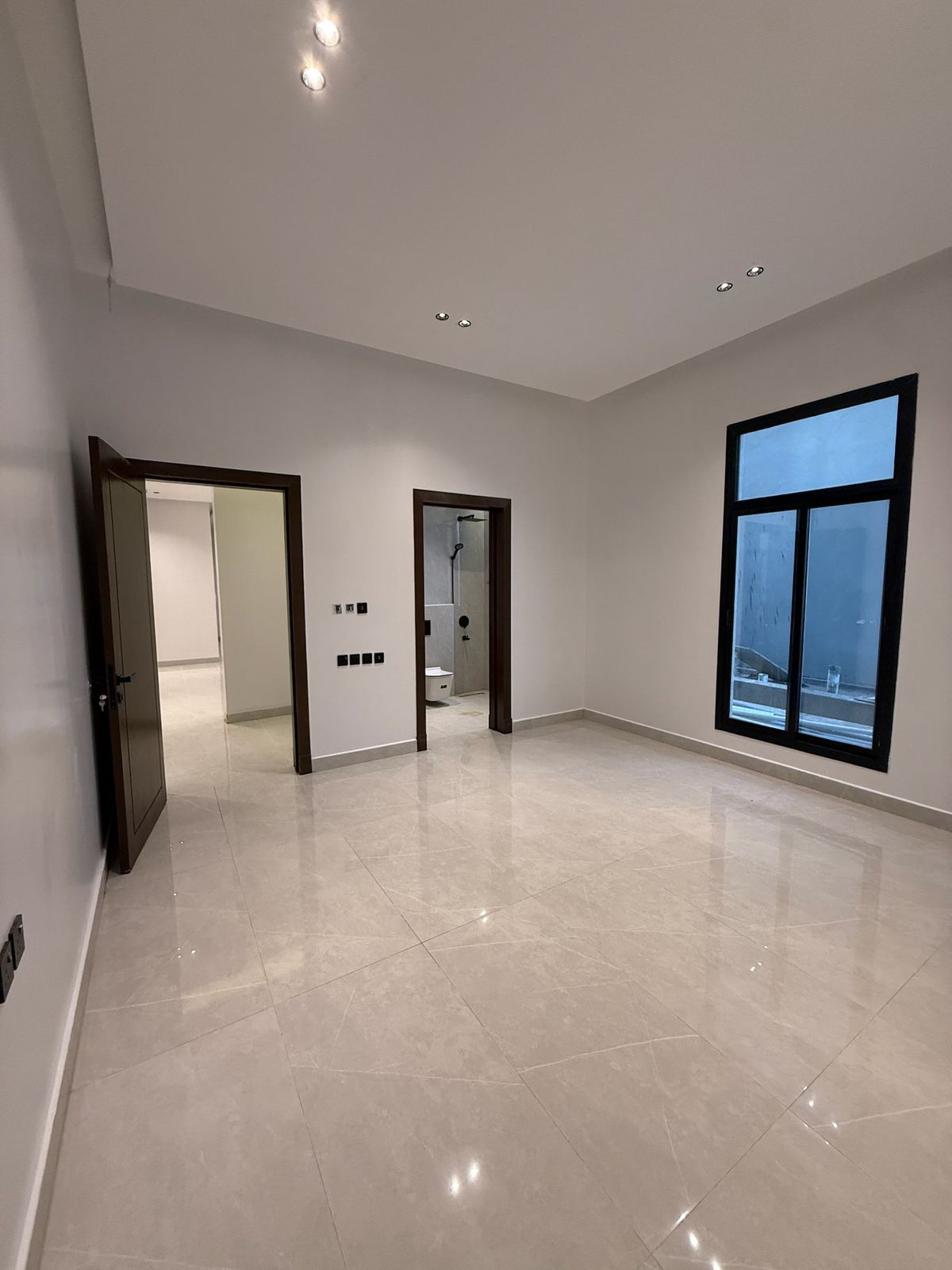 شقة 3 غرف في البيان 4