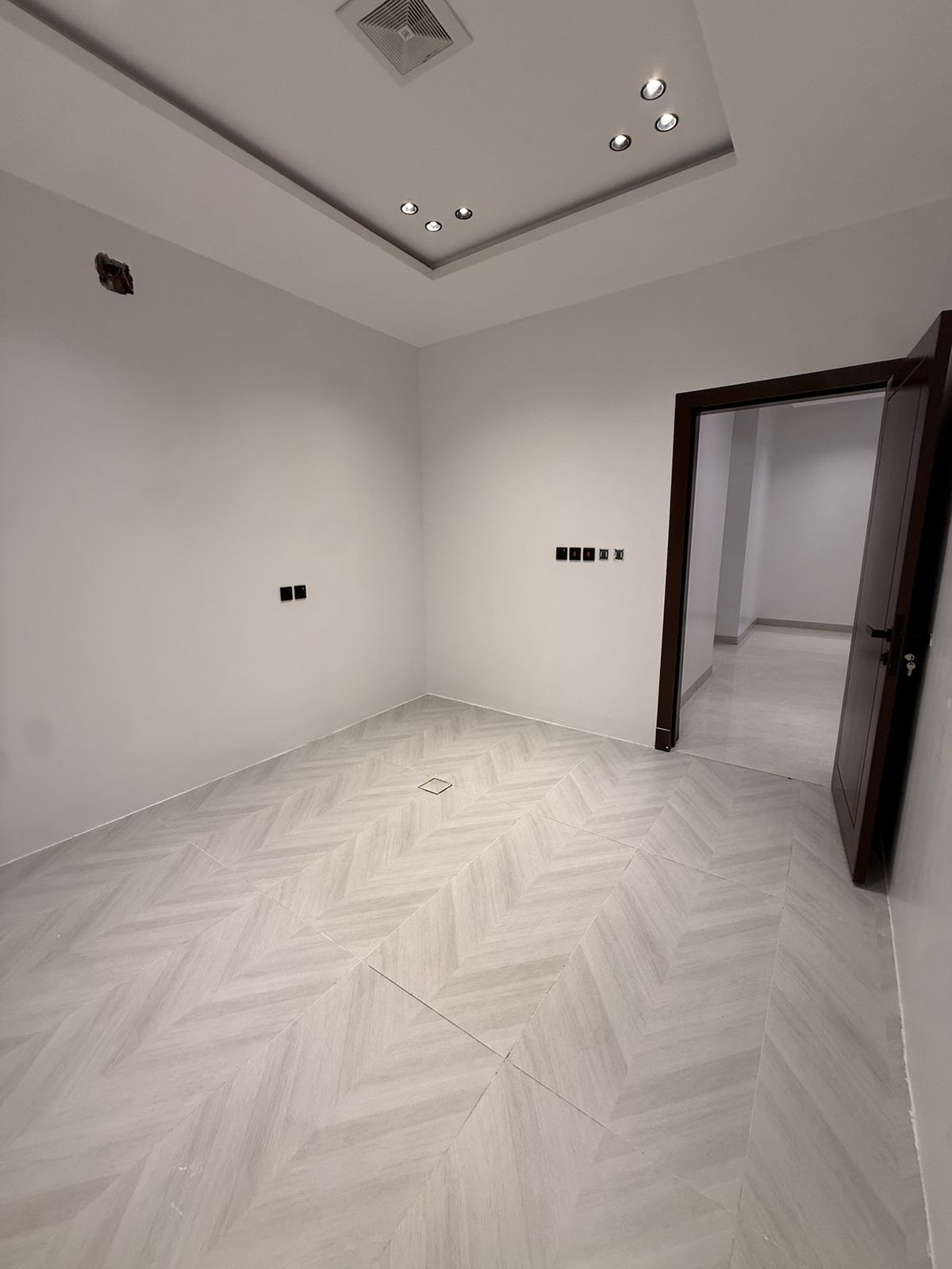 شقة 3 غرف في البيان 5