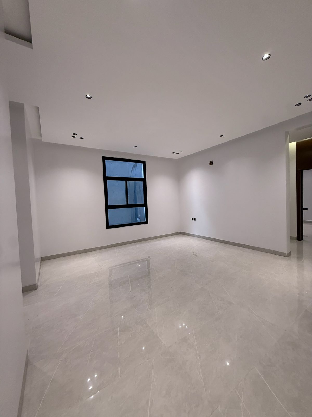 شقة 3 غرف في البيان 8