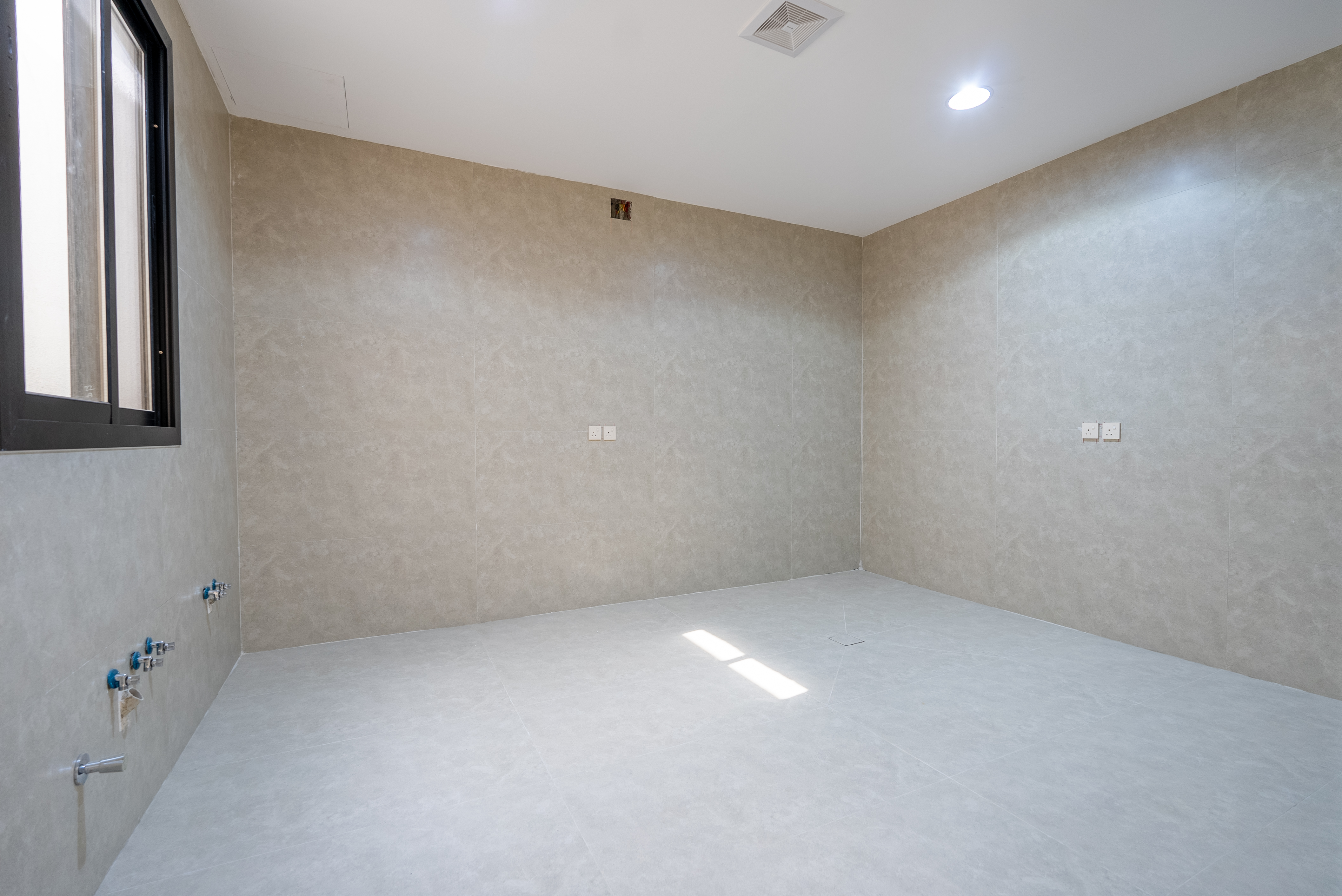 شقة  في القادسية 12