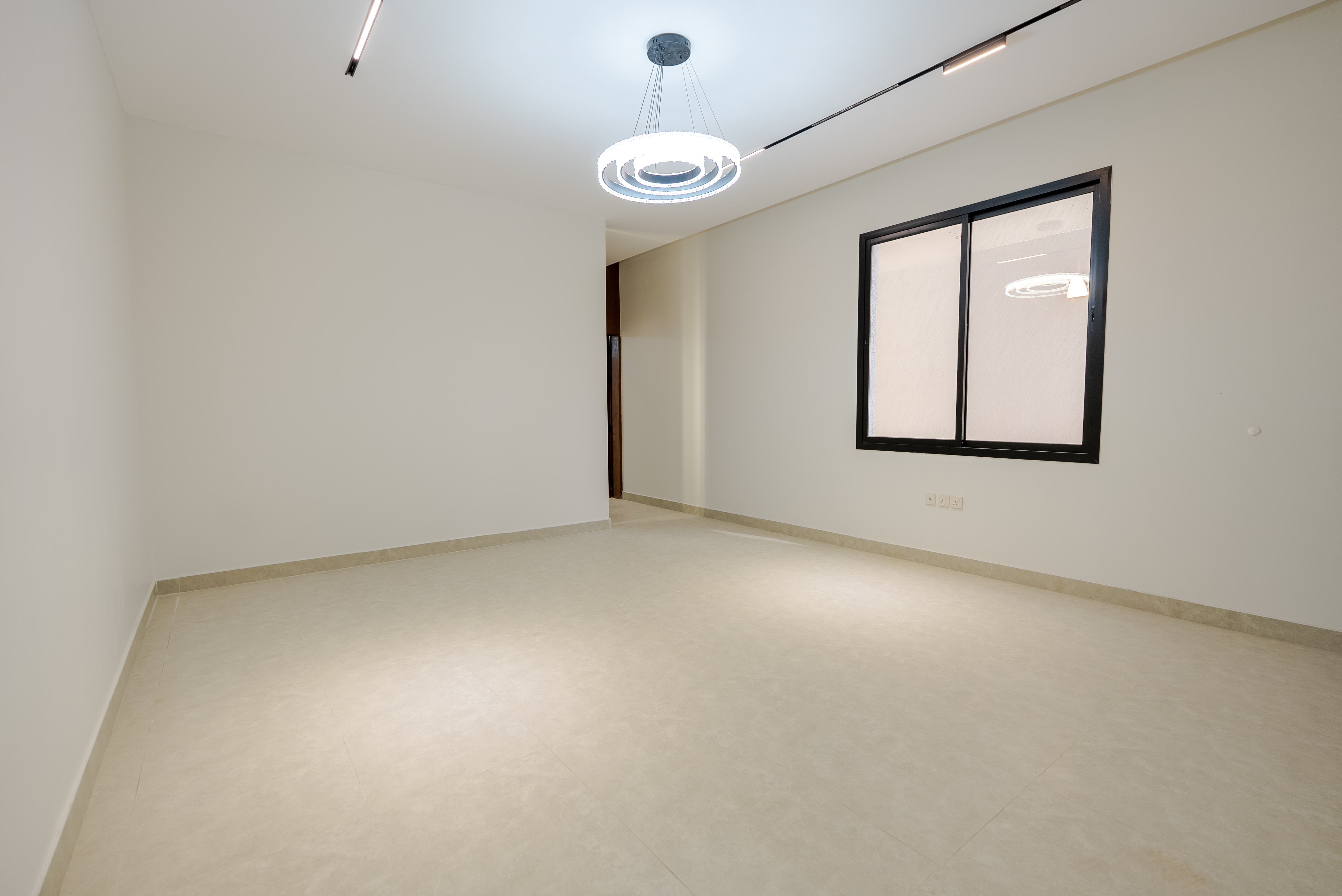 شقة  في القادسية 14