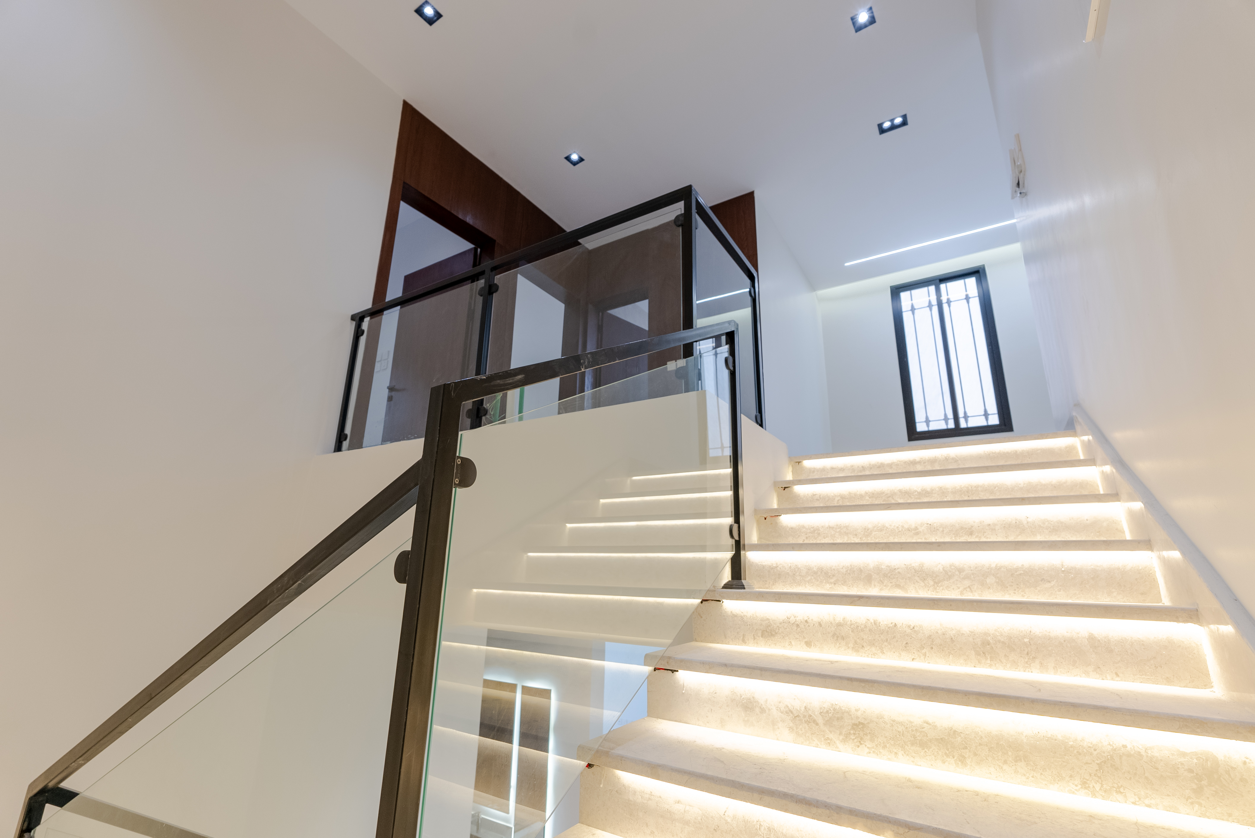 شقة  في القادسية 21