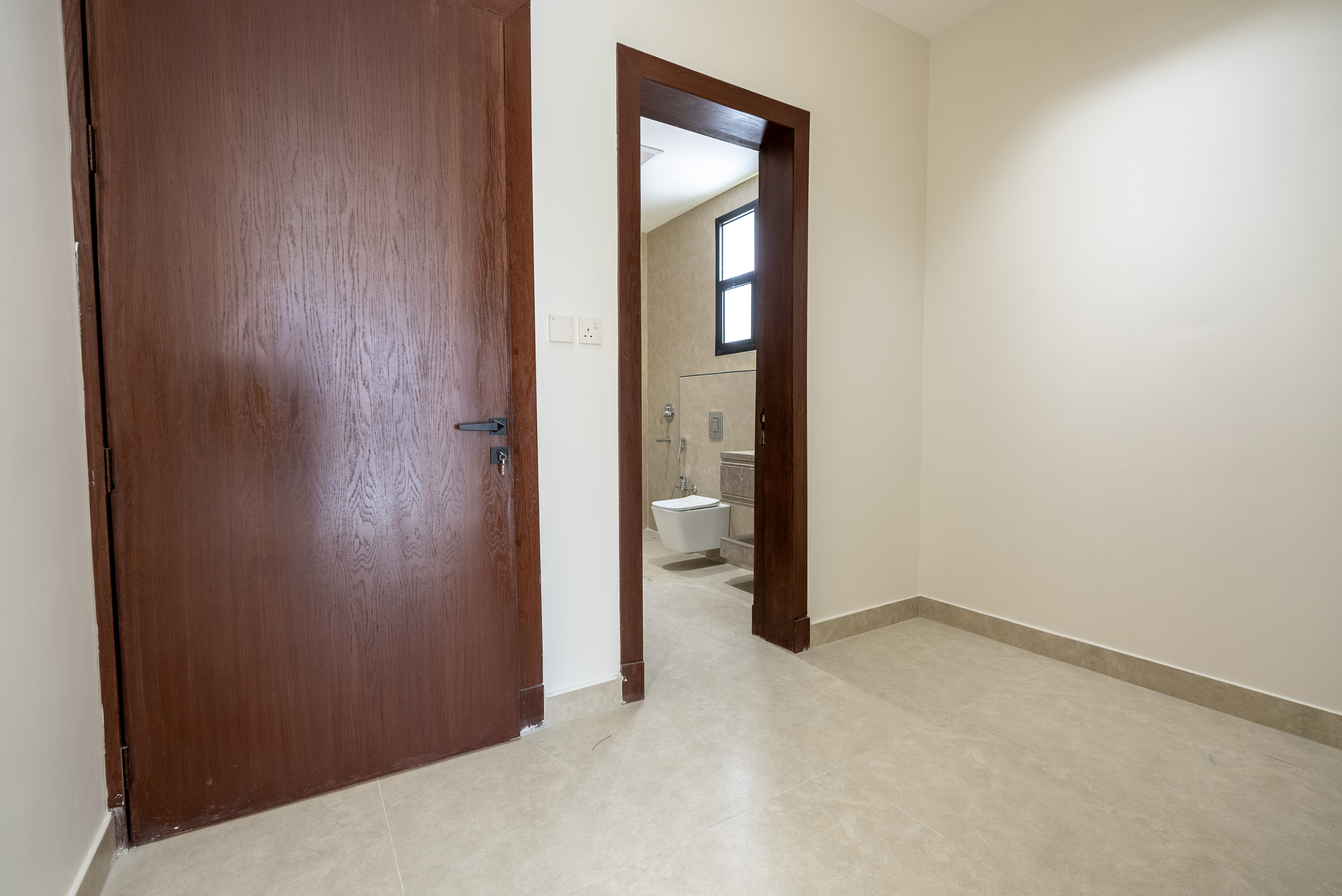 شقة  في القادسية 4