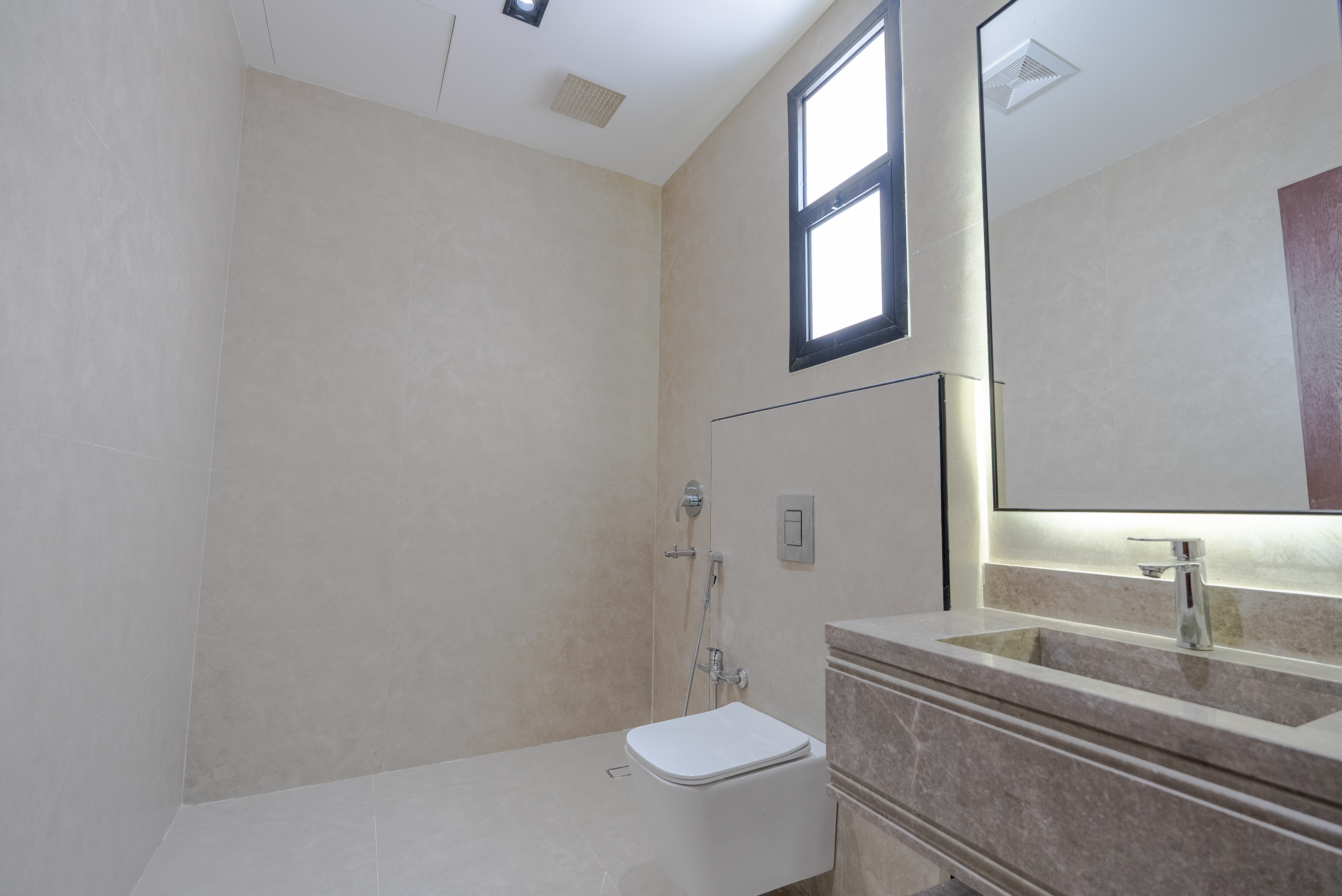 شقة  في القادسية 8