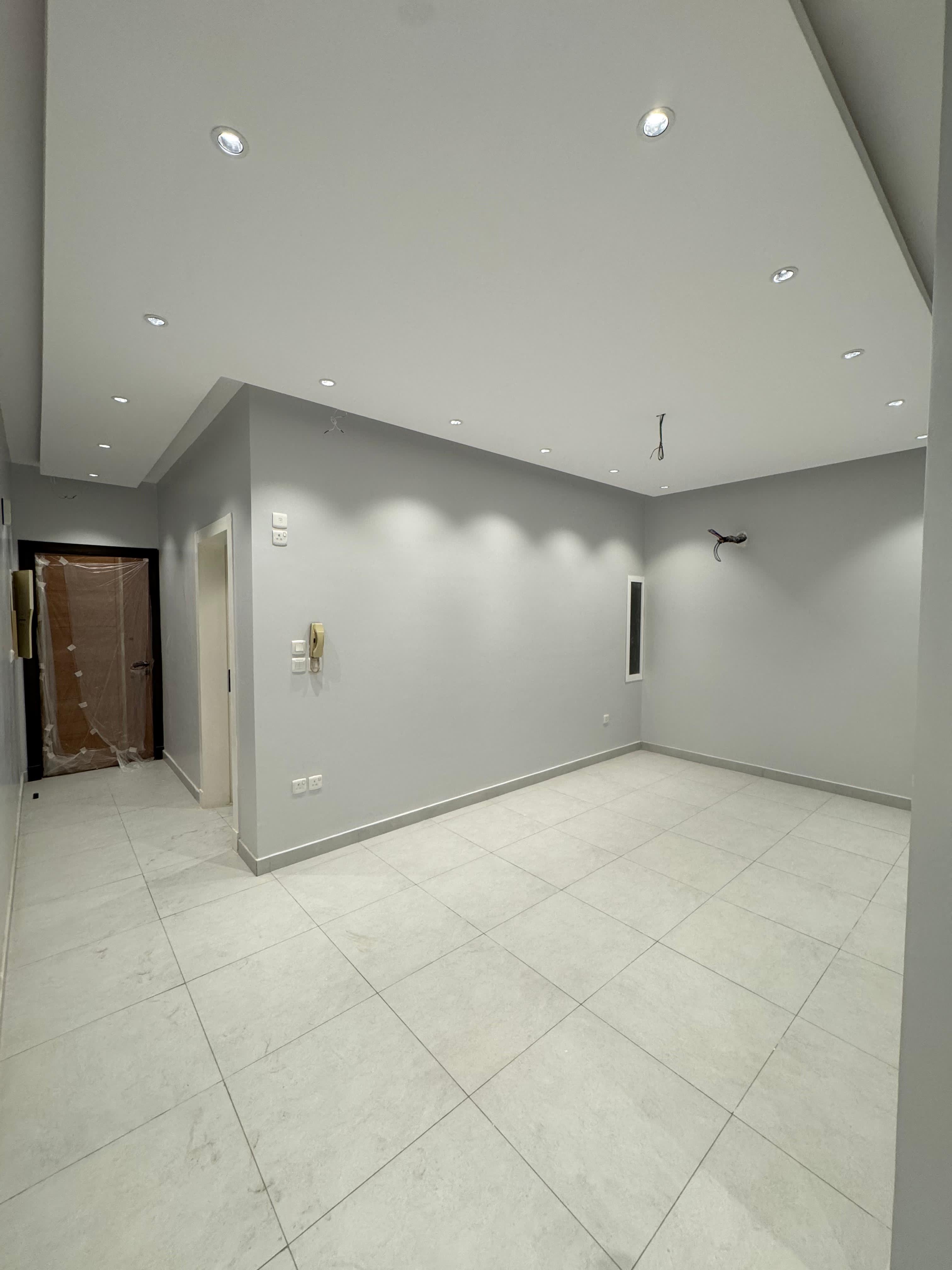 شقة 4 غرف في الريان 2