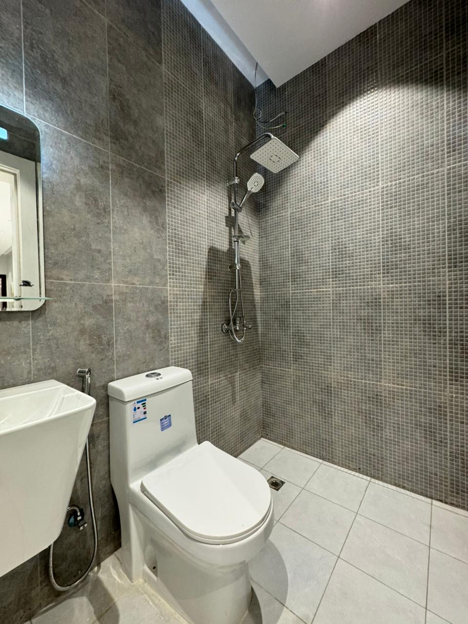 شقة 4 غرف في الريان 20