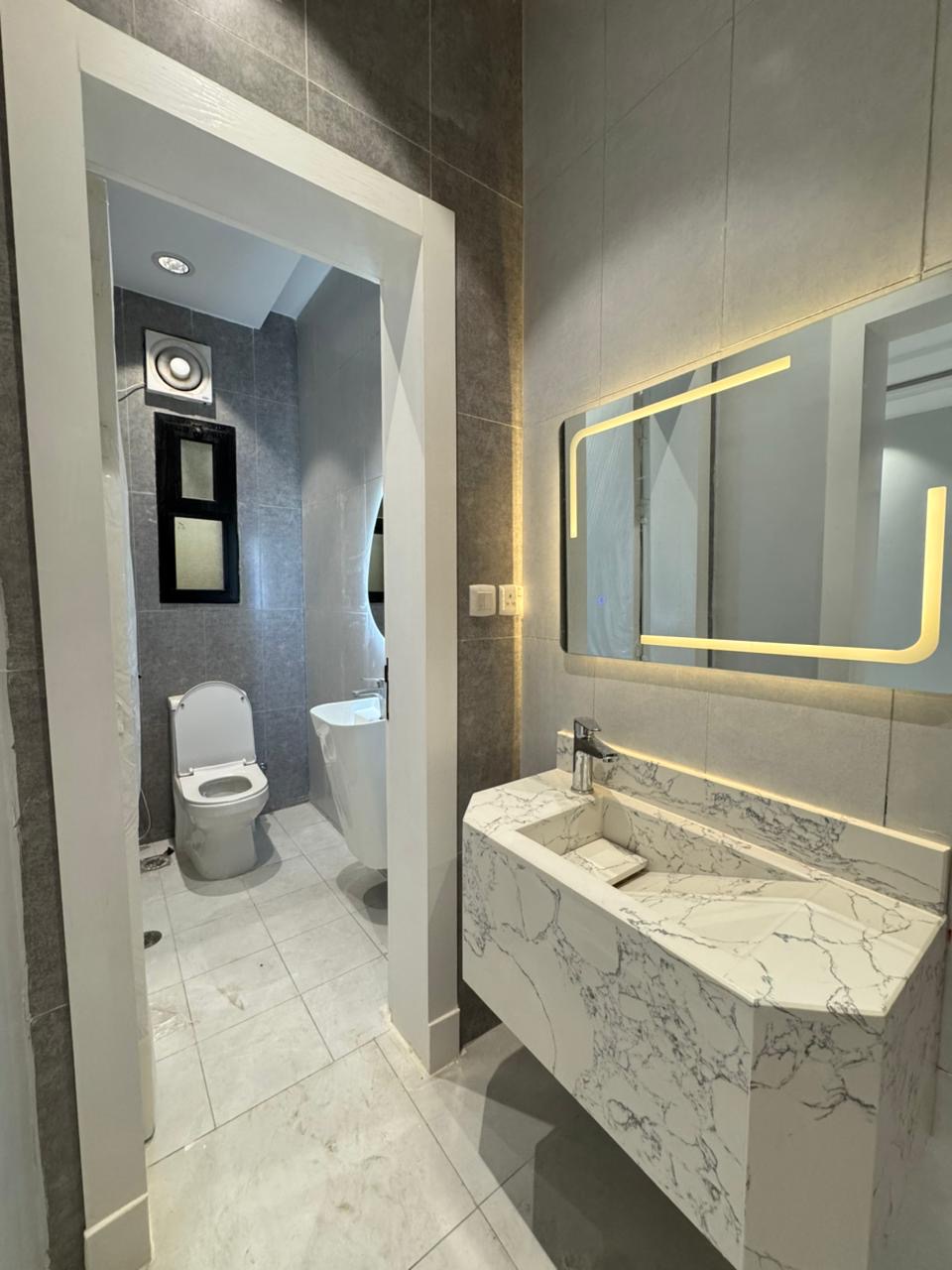 شقة 4 غرف في الريان 5