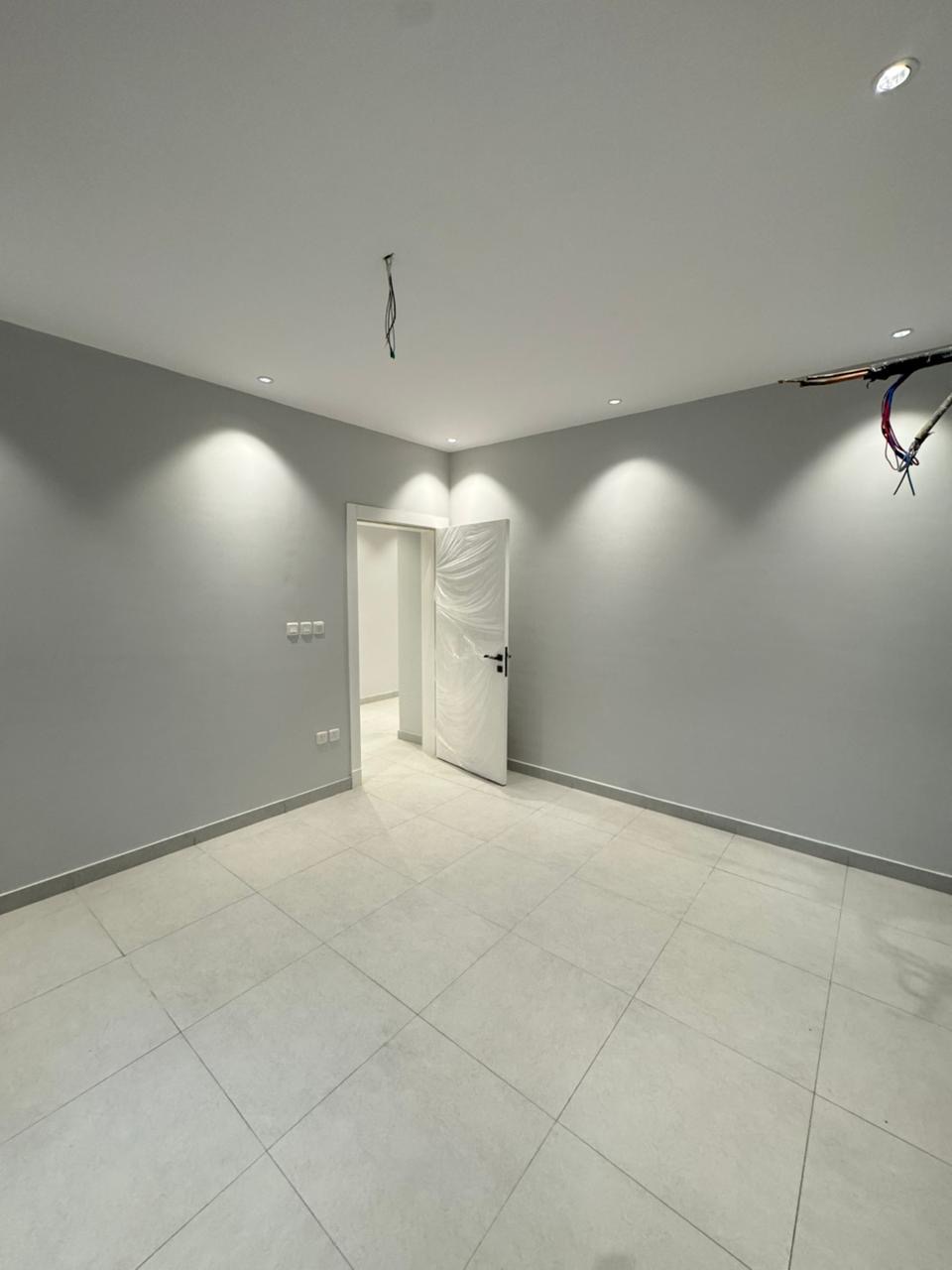 شقة 4 غرف في الريان 6