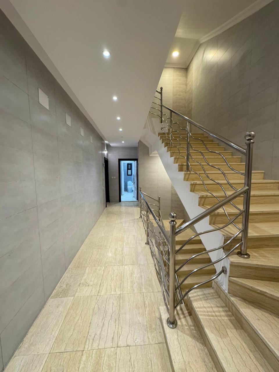 شقة 4 غرف في الريان 8