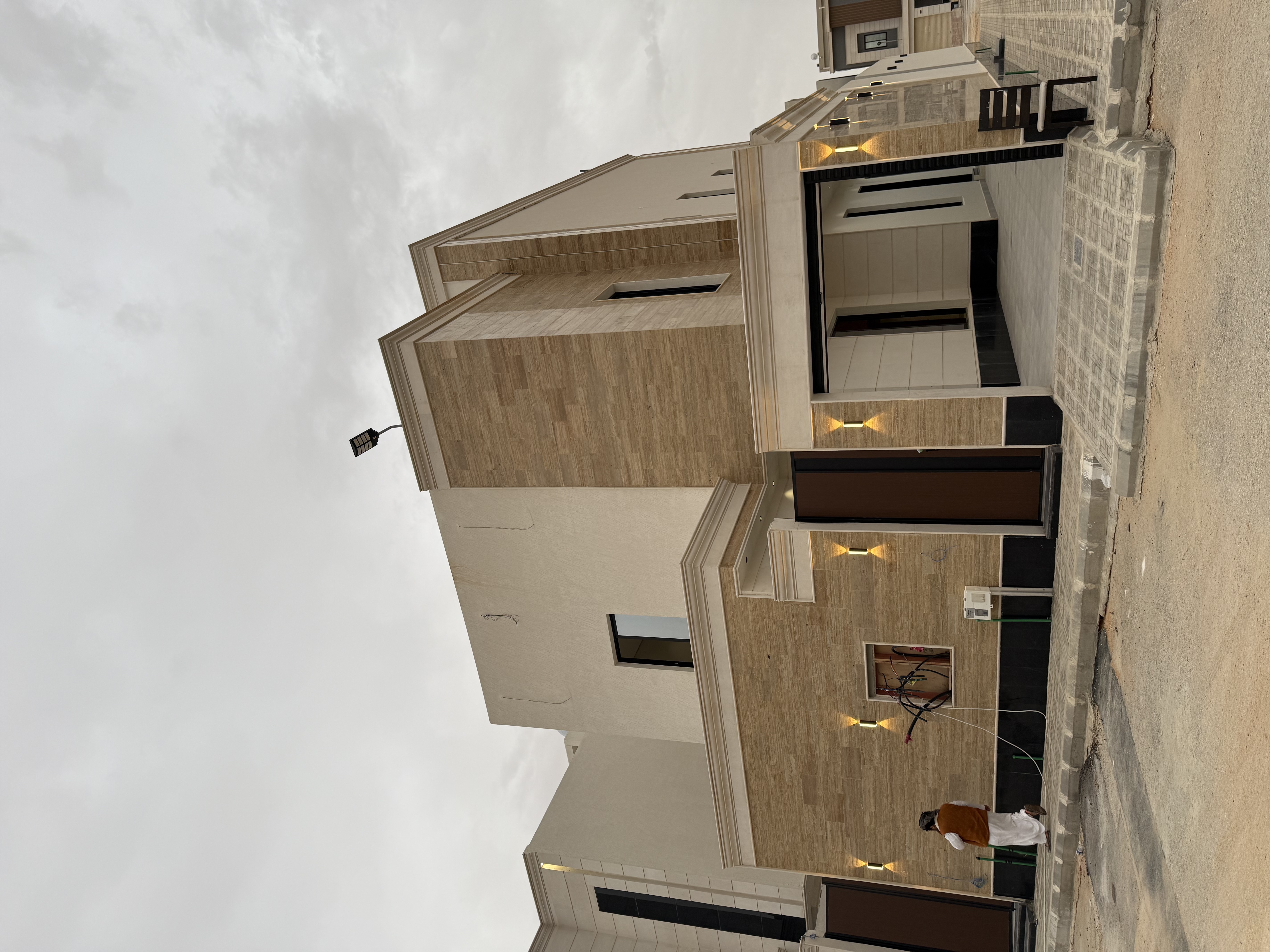 شقة  في البيان 5