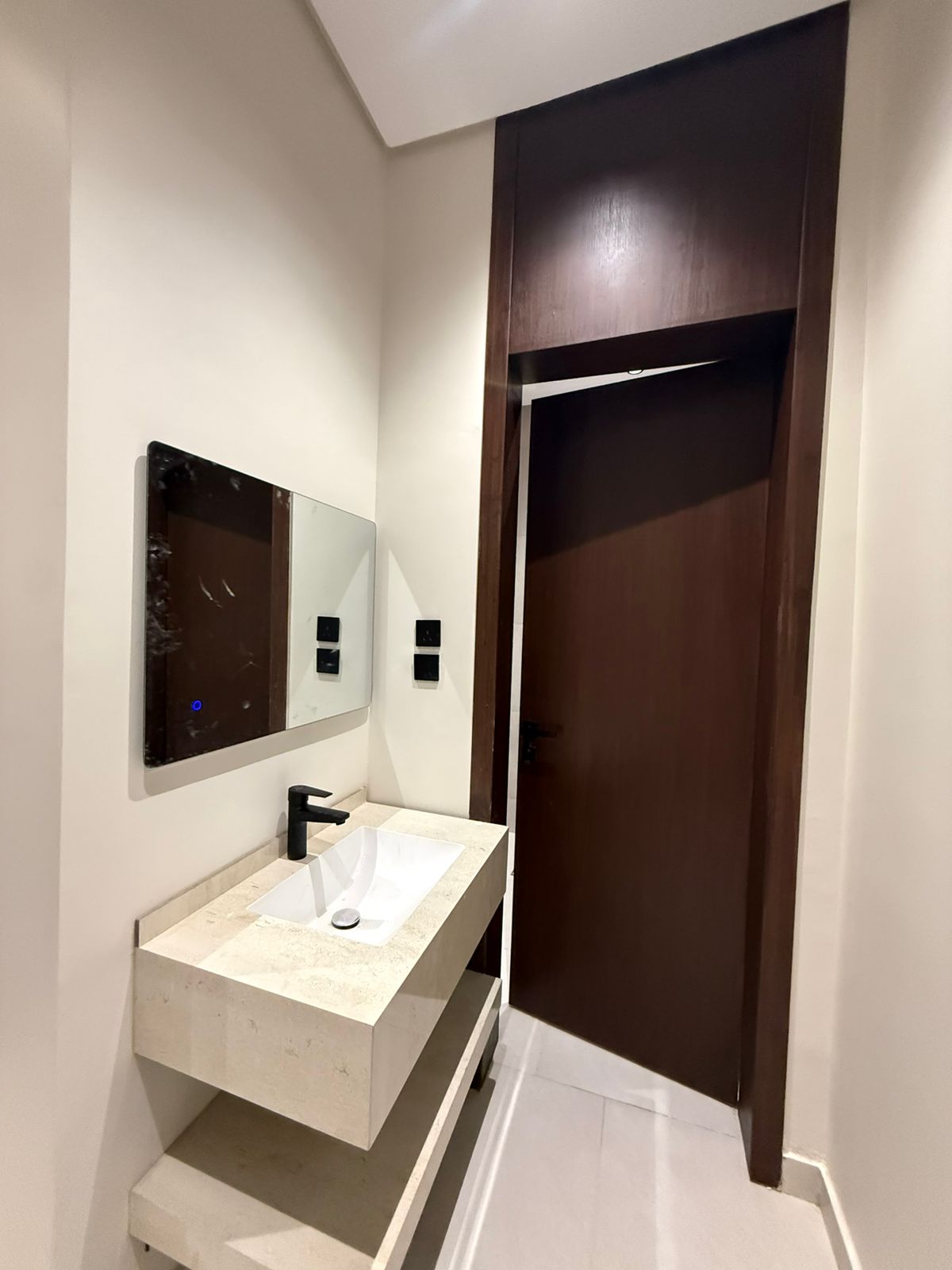 شقة  في الفردوس 8