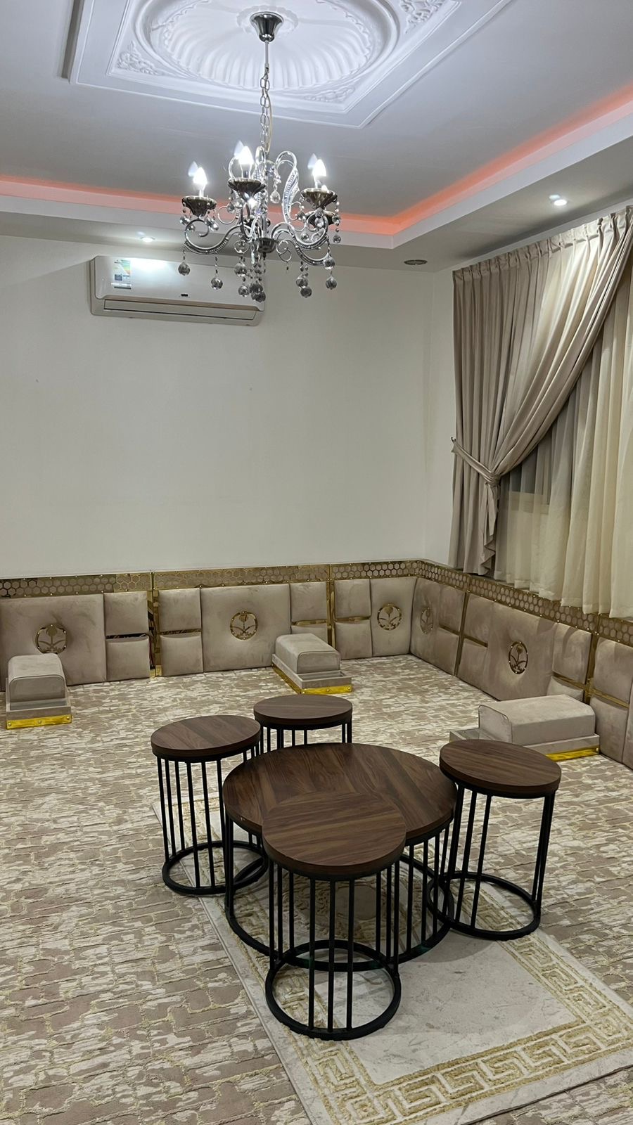 فيلا  في الرمال 5