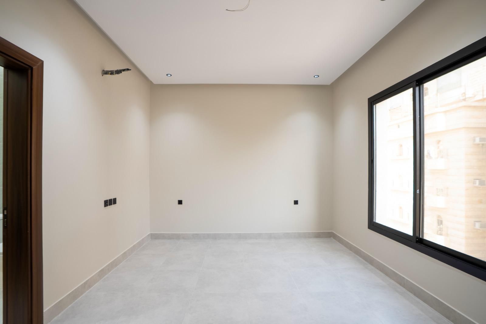 شقة  في السلامة 13