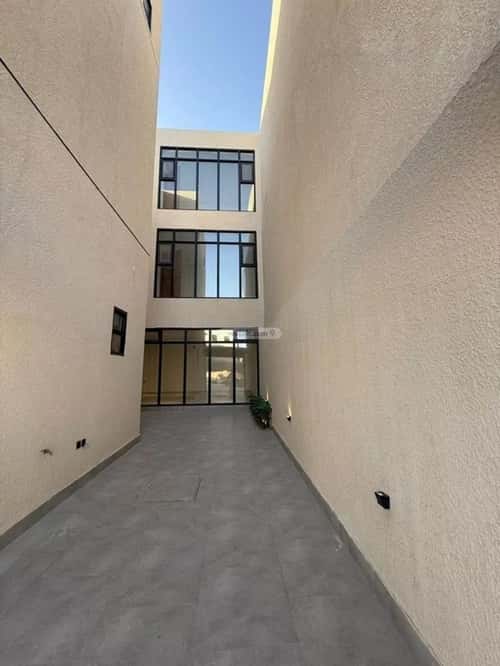6 bedroom villa in Al Mahdiyyah 3