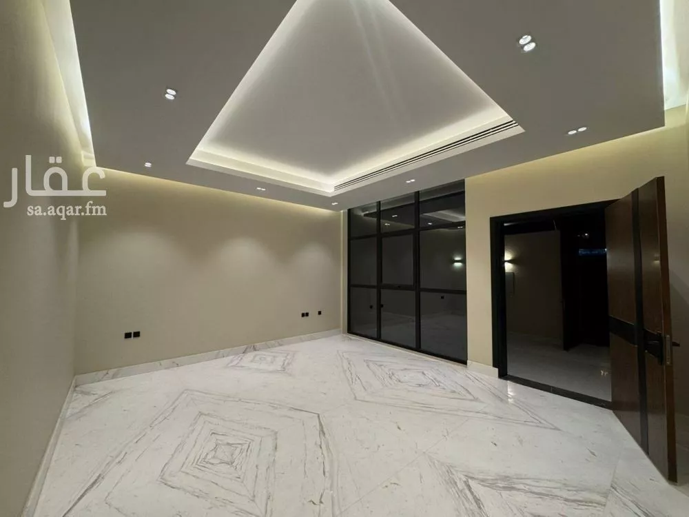 فيلا 5 غرف في الملقا 6