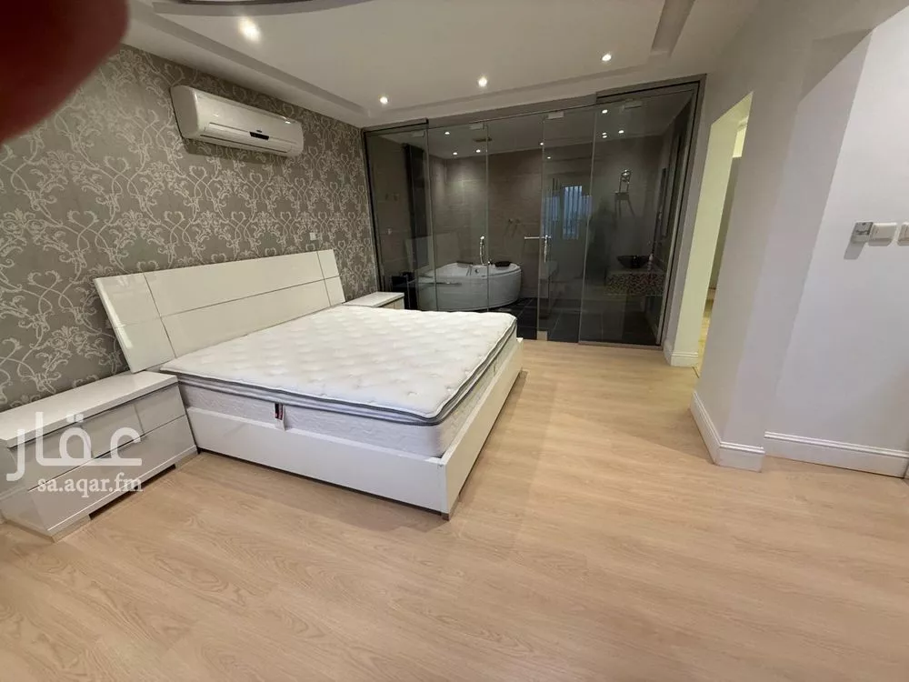 فيلا 4 غرف في الملك عبدالله 2