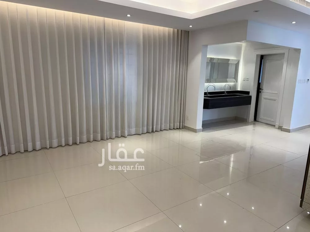 فيلا 4 غرف في الملك عبدالله 3