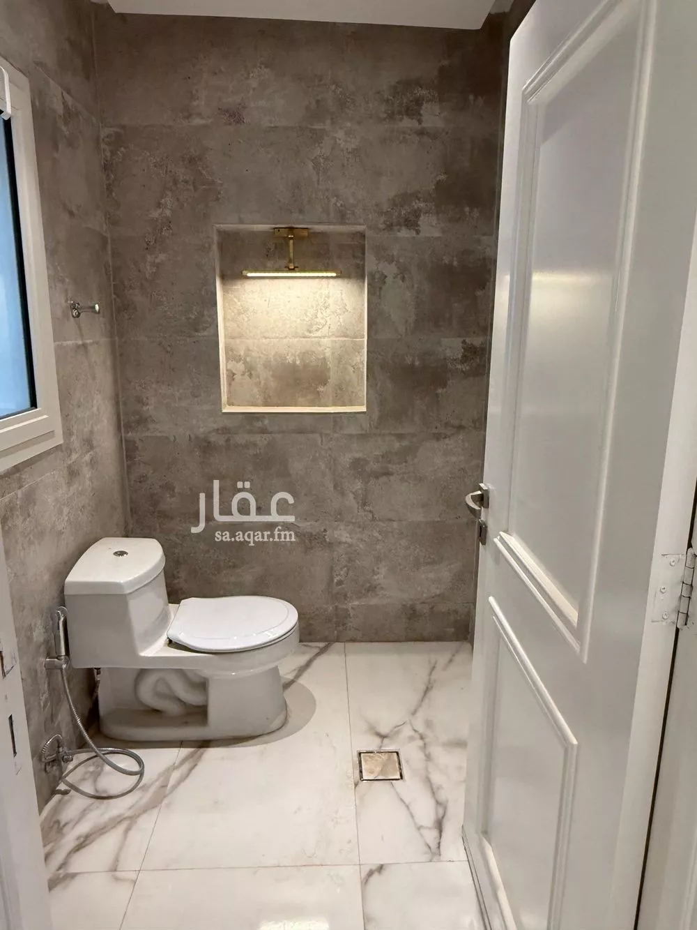 فيلا 4 غرف في الملك عبدالله 5