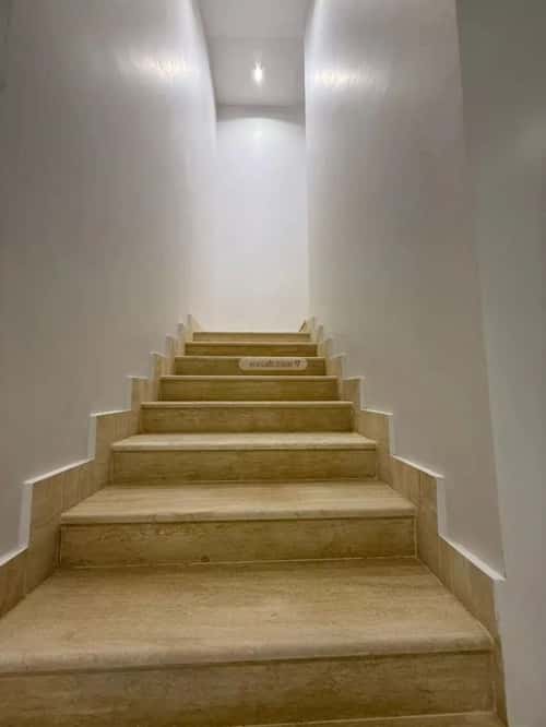 فيلا 6 غرف في المهدية 5