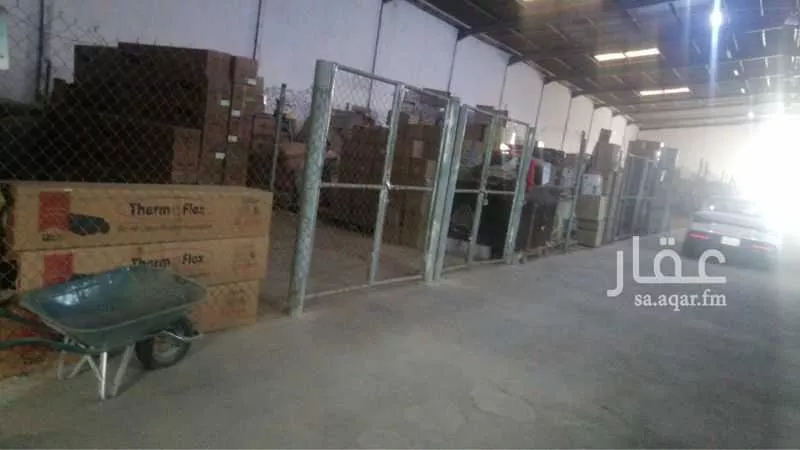 مستودع 11200 م² في السرورية 5