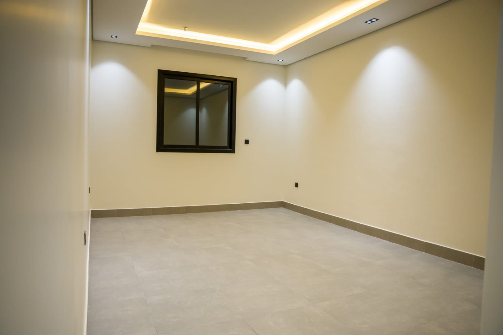 شقة  في العوالي 4