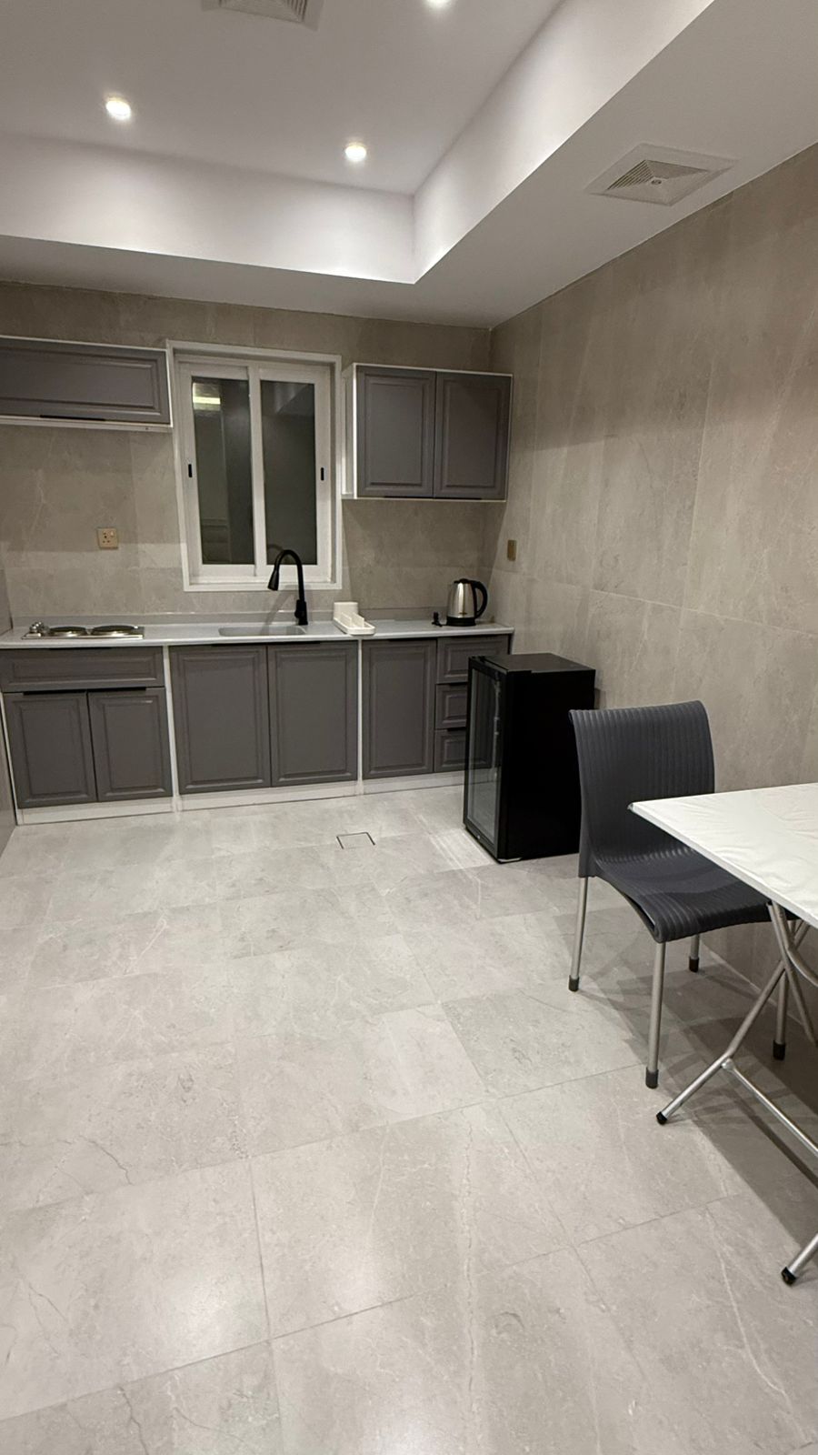 شقة  في المنار 9