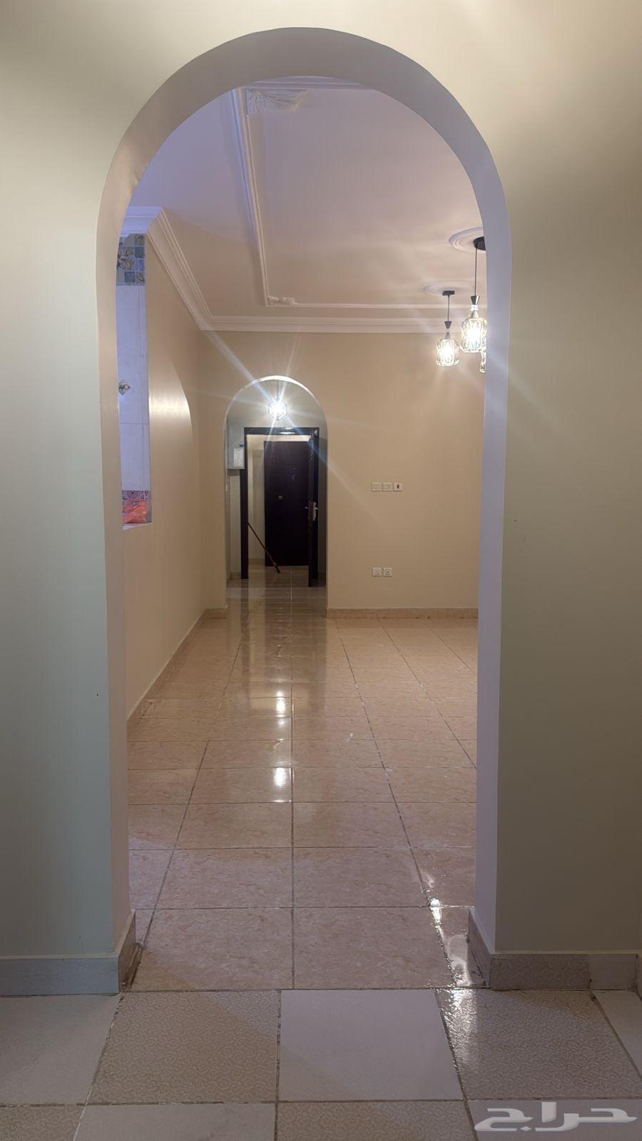 شقة 5 غرف في الواحة 2