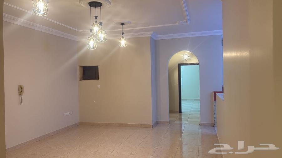 شقة 5 غرف في الواحة 3