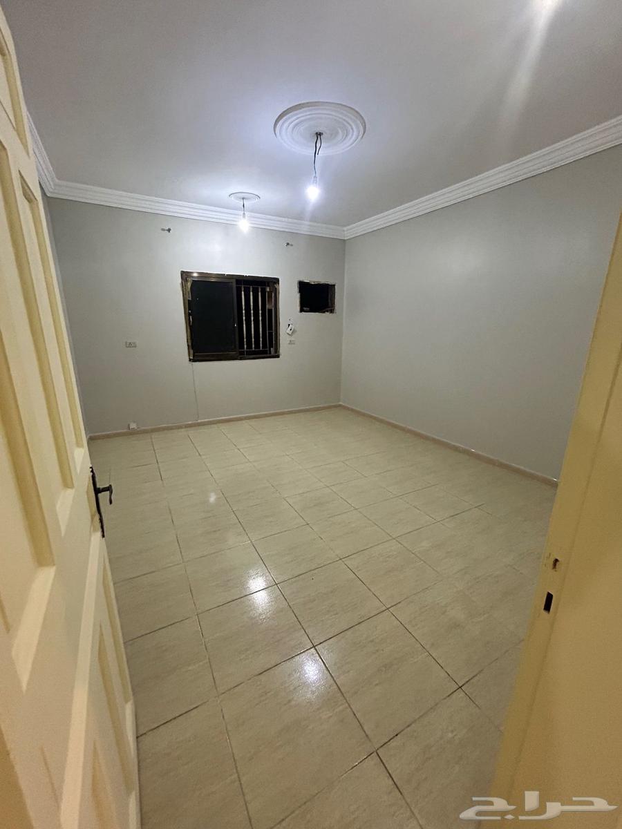 شقة 3 غرف في الروضة 7