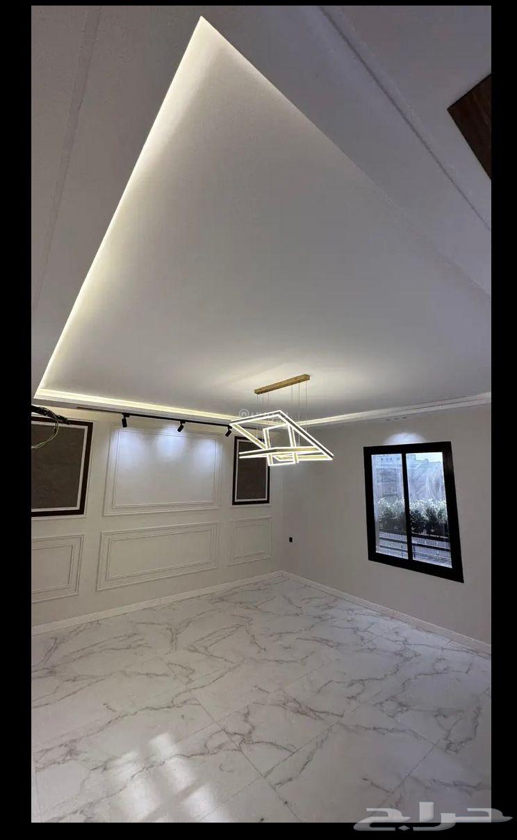 شقة 6 غرف في النزهة 18