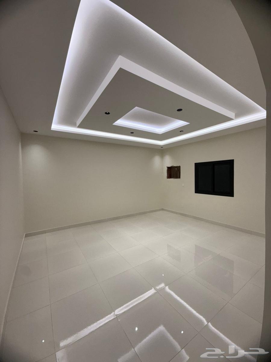 شقة 4 غرف في الفلاح 8