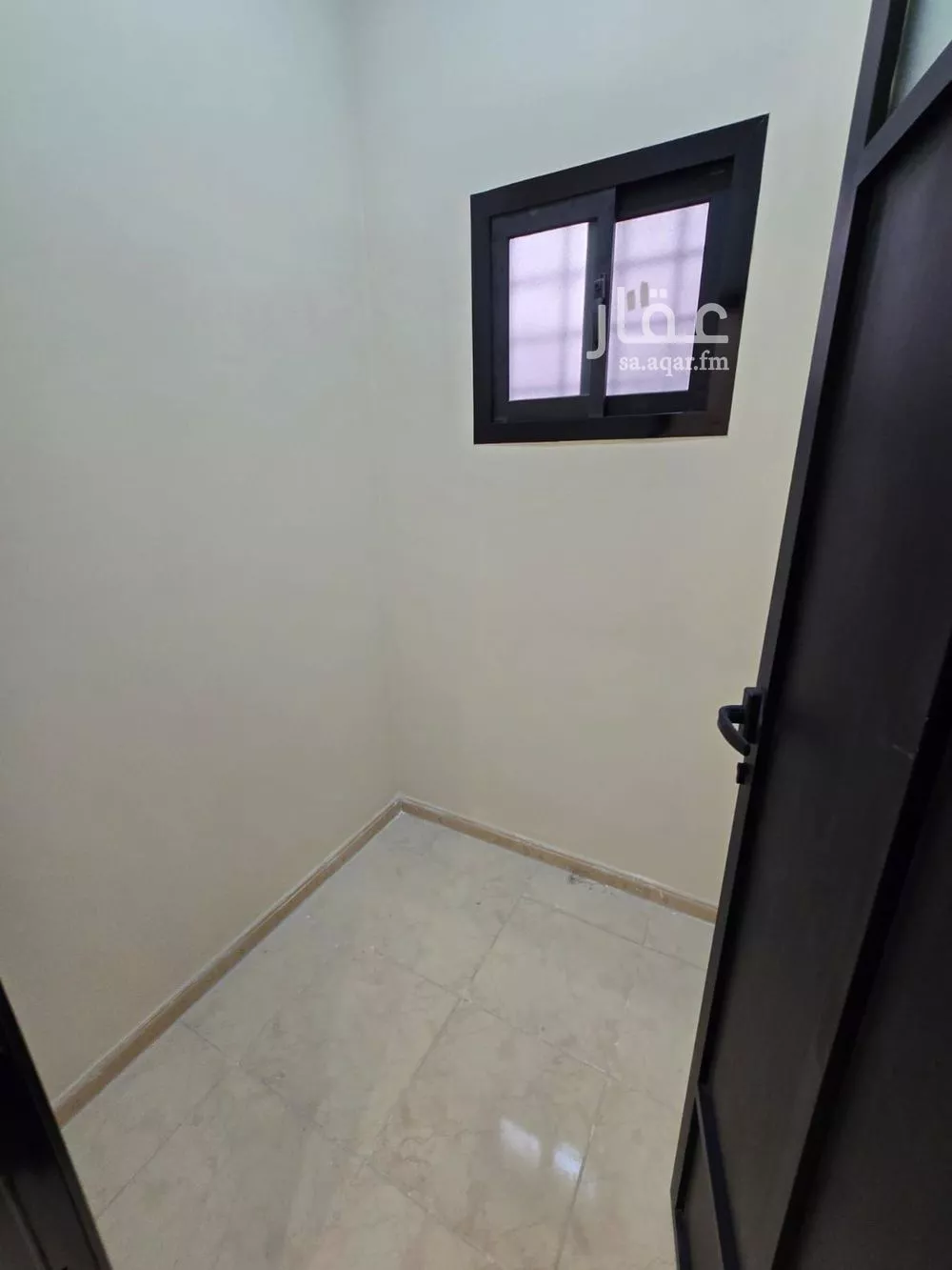 شقة 4 غرف في طيبة 20