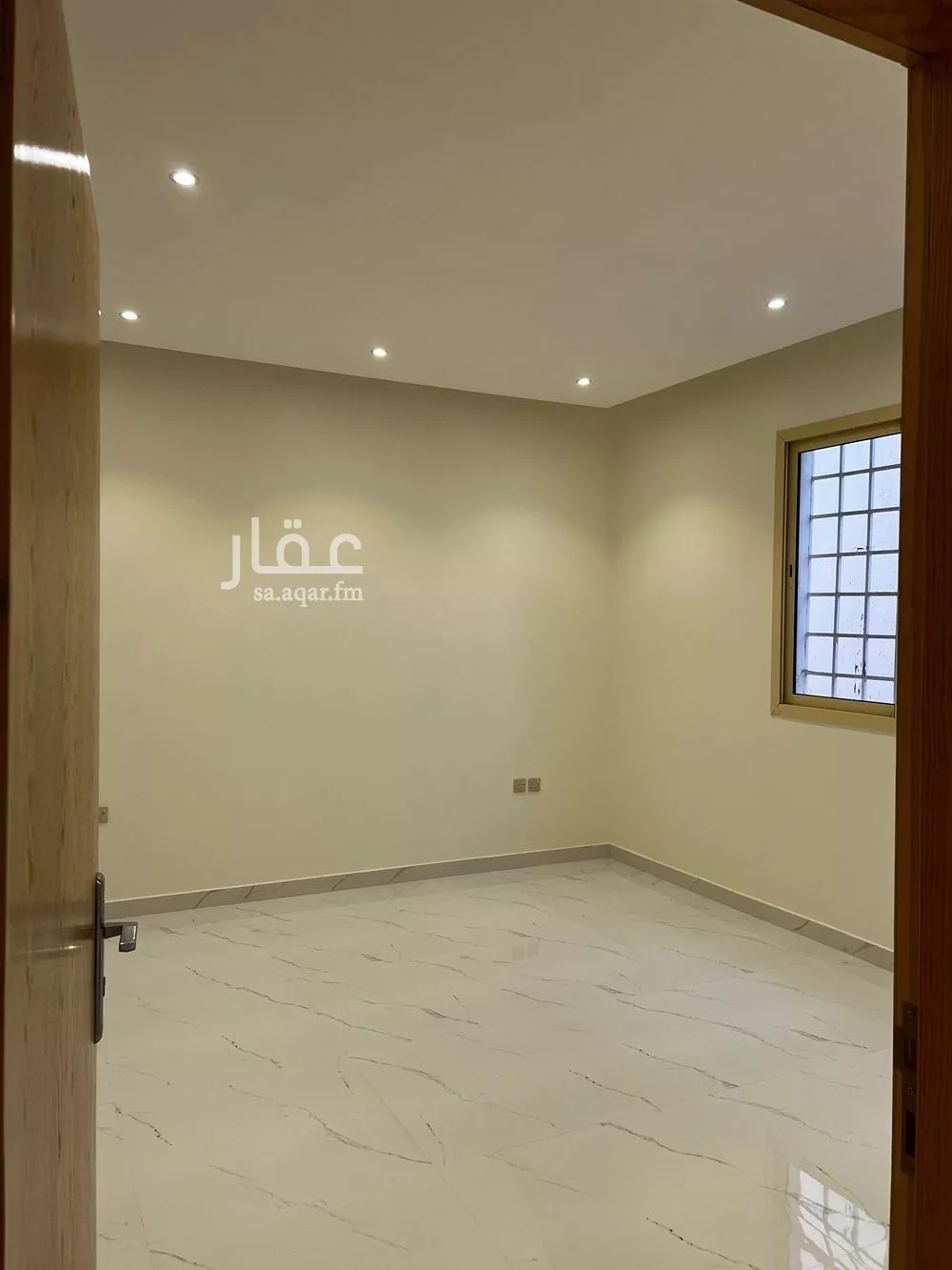 فيلا 8 غرف في عكاظ 5